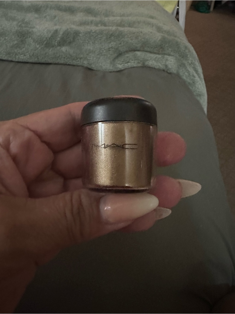 MAC Cosmetics Loose Pigment Eyeshadow - Shimmering Bronze Gold